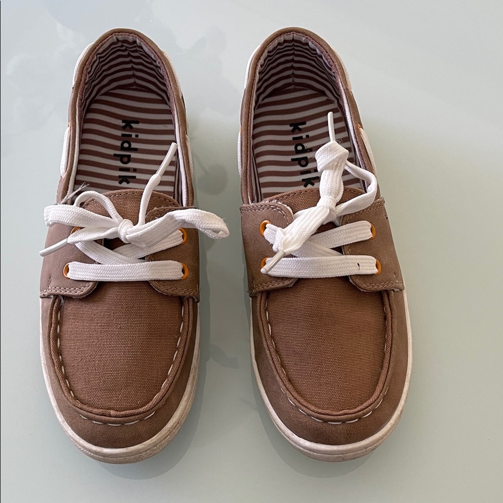 Kidpik Tan Boat Shoes with White Laces